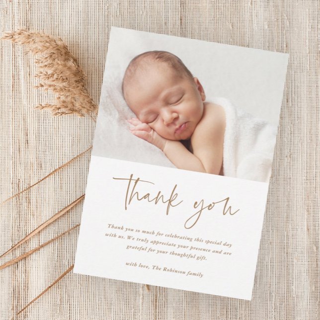 Budgetscript Religiöse Taufe Danke Karte (Modern script baby photo budget baptism thank you card.)