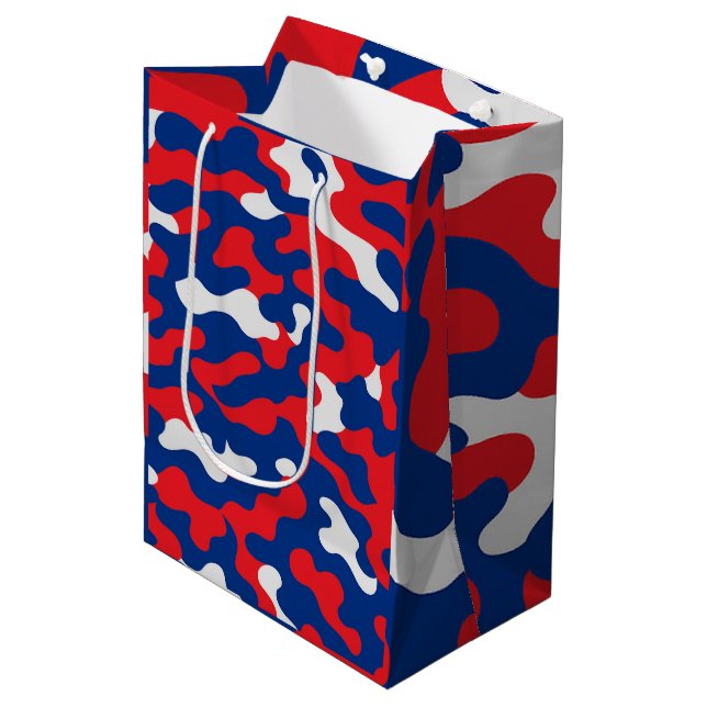 Buffalo Bills Color Camouflage Football Fan Mittlere Geschenktüte (Vorderseite Schrägansicht)