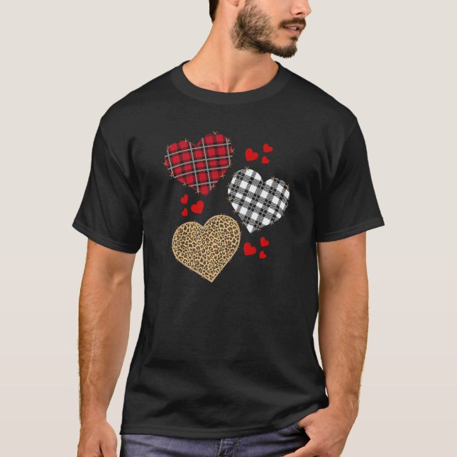 Buffalo Plaid Hearts Valentines Day Leopard Cheeta T-Shirt (Vorderseite)