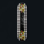 Buffalo Schwarz-weiß Sunflower Handgeschriebener N Skateboard<br><div class="desc">Dieses Design kann in dem Bereich personalisiert werden, der durch das Ändern des Fotos und/oder Textes zur Verfügung gestellt wird. Sie können auch angepasst werden, indem Sie auf Vorlage personalisieren klicken und dann auf die Schaltfläche klicken, um weitere Optionen anzupassen, um die Hintergrundfarbe zu löschen oder zu ändern, Text hinzuzufügen,...</div>