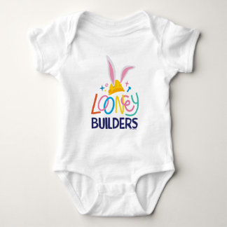 BUGS BUNNY BUILDERS™| Gestapelte Hard-Hat-Logos Baby Strampler