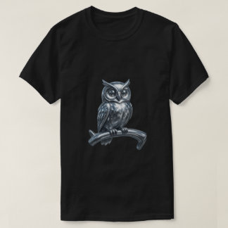Búho Cromado Plateado – Estilo Gótico y Futurista T-Shirt