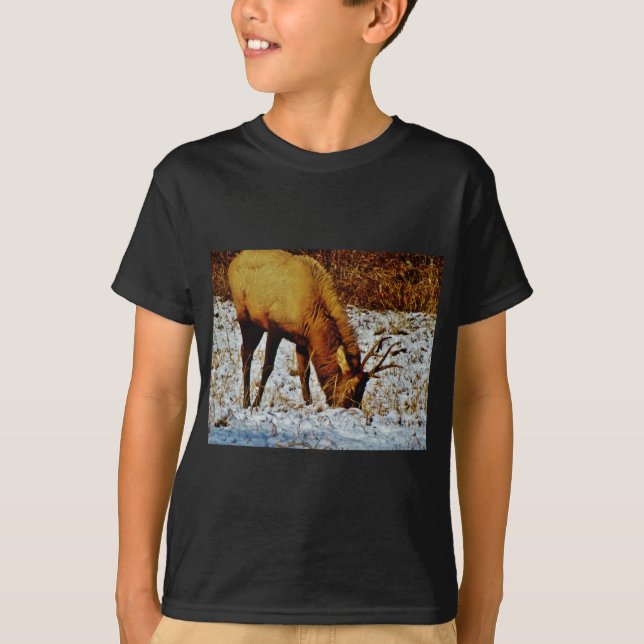 Bull Elk im Schnee. T-Shirt (Vorderseite)