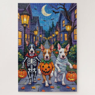 Bull Terrier beim Trick-or-Treat mit Halloween-Kos Puzzle