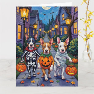Bull Terrier beim Trick-or-Treaten Halloween-Kostü Karte