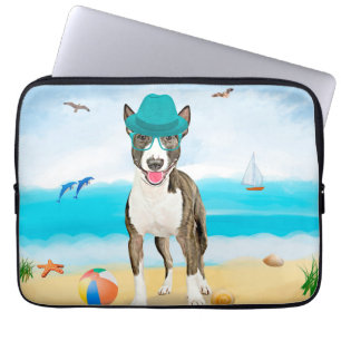 Bull Terrier Hund am Strand Laptopschutzhülle