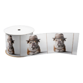 Bulldog, der eine Fedora trägt Satinband