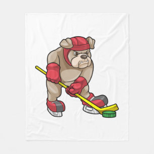Bulldog mit Eishockey und Hockeyschläger Fleecedecke