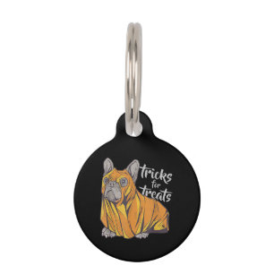 Bulldog-Tricks für Leckereien Niedliche Halloween- Haustiermarke