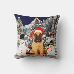 Bullmastiff Hund im Schnee Weihnachtshütte Lichter Kissen