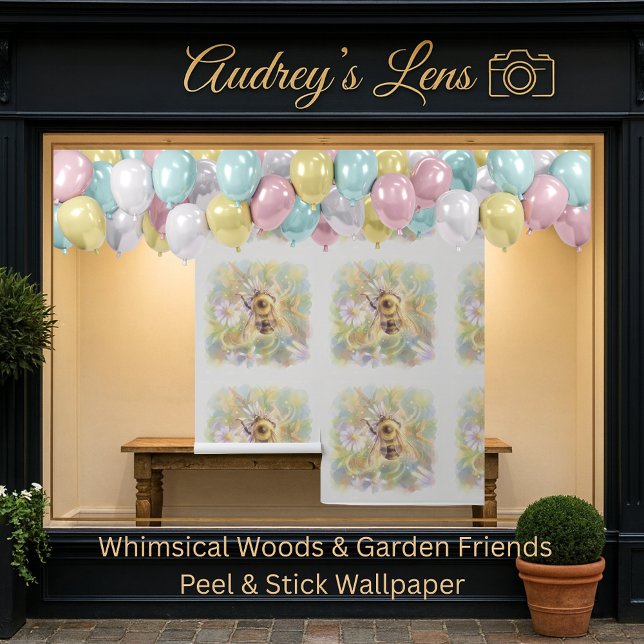 Bumblebee on Pink Wildflower Tapete (Von Creator hochgeladen)