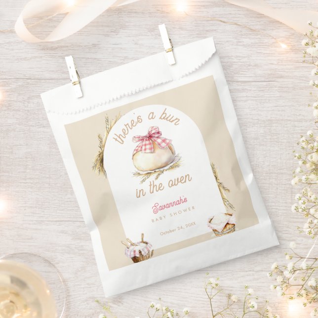 Bun im Ofen Rosa Gingham-Schleife Baby Shower Geschenktütchen (Ausgeschnitten)