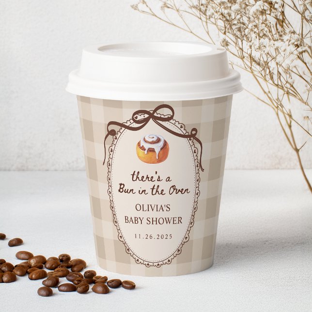 Bun in the Oven Gingham Bakery Baby Shower Pappbecher (Von Creator hochgeladen)