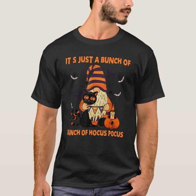 Bunch Of Hocus Pocus Pumpkin Gnomes Bats Scary Cat T-Shirt (Vorderseite)