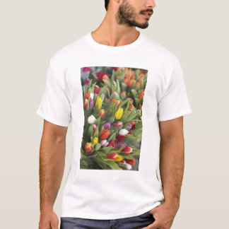 Bündel der bunten Tulpen T-Shirt