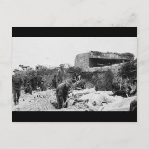 Bunker auf Hügel Postkarte