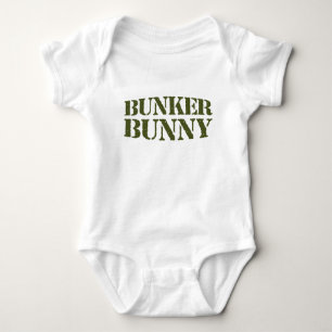 BUNKER BUNNY BABY STRAMPLER