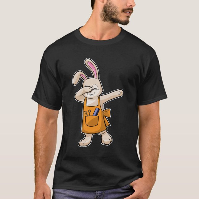 Bunny als Friseur mit Comb & Schere T-Shirt (Vorderseite)