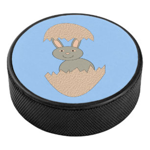 Bunny Hatching von Egg Weird Hockey Puck