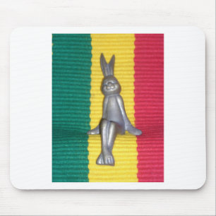 Bunny in Rasta Colors: Eine Touch von Groovy Mousepad