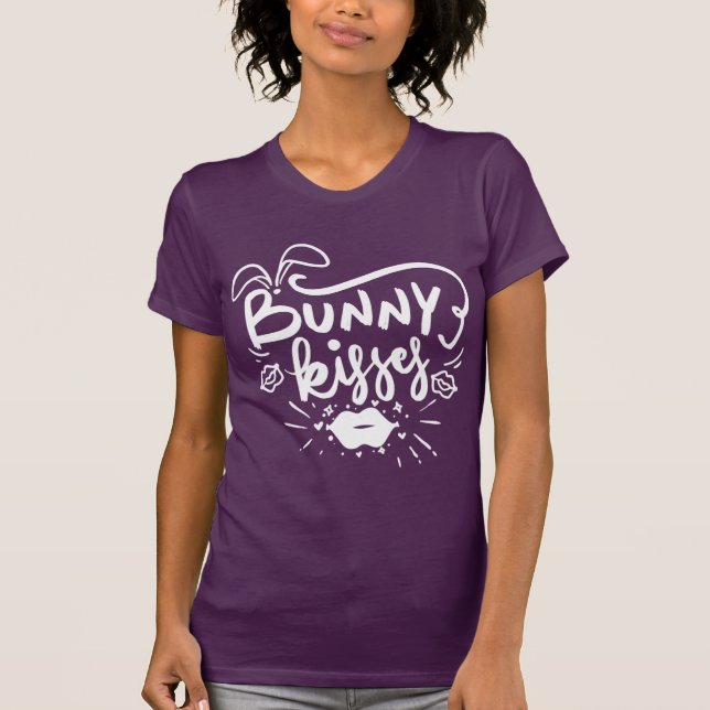 Bunny Kisses White Script Quote Easter T-Shirt (Vorderseite)