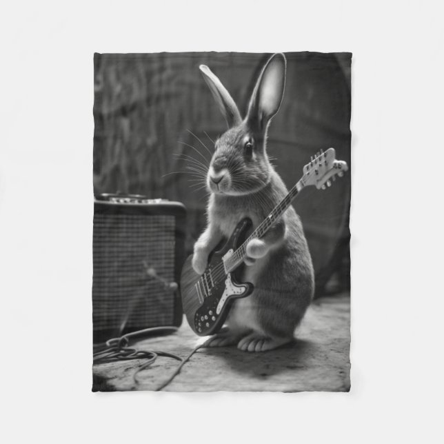 Bunny Playing a Gitarre Fleecedecke (Vorderseite)