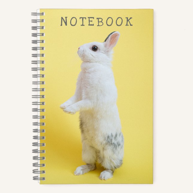 Bunny Rabbit auf Yellow Notizbuch (Vorderseite)