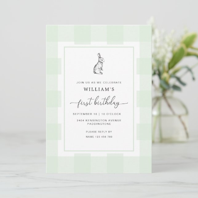 Bunny Rabbit Green Gingham Einladung zum 1. Geburt (Stehend Vorderseite)
