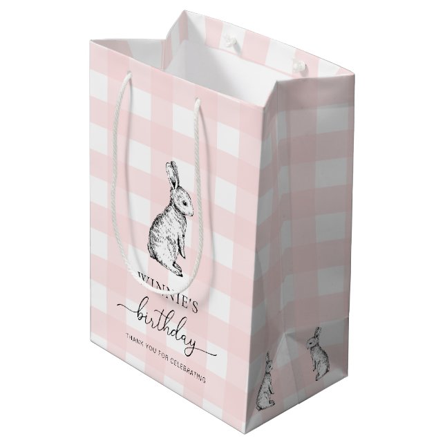 Bunny Rabbit Pink Gingham Gevor Bag Mittlere Geschenktüte (Rückseite Schrägansicht)