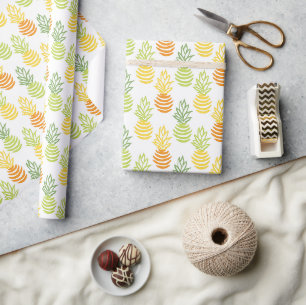 Bunte Ananasfrucht im Sommer mit mehrfarbigem Must Geschenkpapier