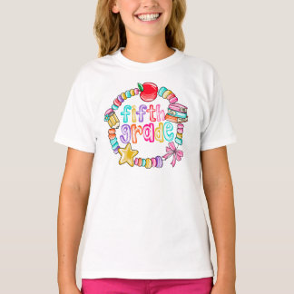 Bunte Armbänder für die fünfte Klasse T-Shirt