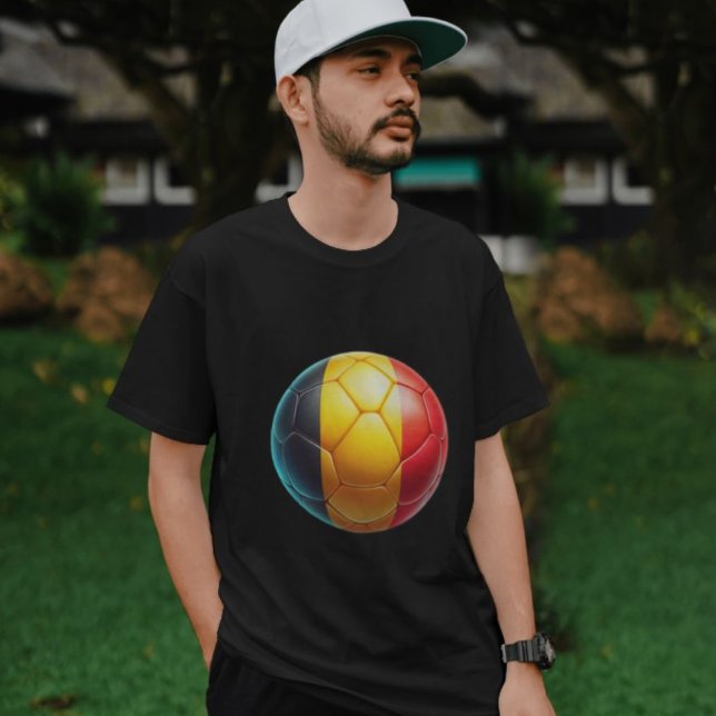 Bunte belgische Flagge Fußball-Ball T-Shirt (Von Creator hochgeladen)