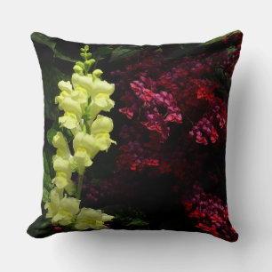 Bunte Blumen aus Löwenmäulchen und Pagodenblumen Kissen
