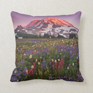 Bunte Blumen im regnerischeren Nationalpark Kissen