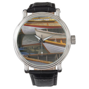 Bunte Boote im Wooden Boat Center Armbanduhr