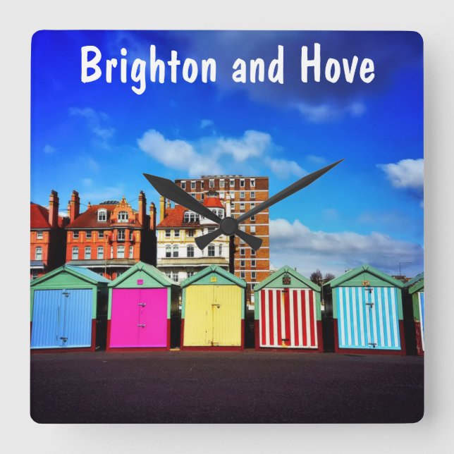 Bunte Brighton- und Hove Summer Beach Huts Quadratische Wanduhr (Vorderseite)