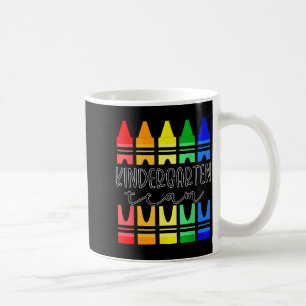 Bunte Buntstift-Kindergarten-Team-Shirt für Lehrer Kaffeetasse