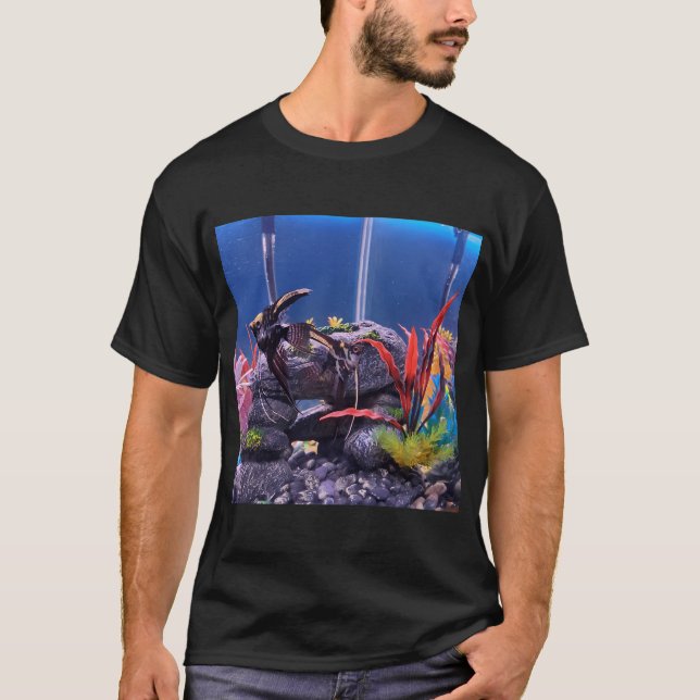 Bunte Fische im Aquarium T-Shirt (Vorderseite)