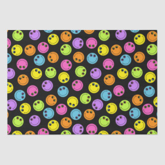 Bunte Gesichter auf Schwarzem Seidenpapier