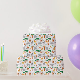 Bunte glückliche wilde Tiere in der Savanne Geschenkpapier