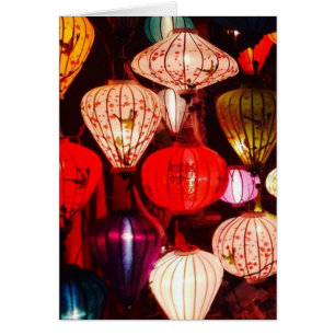 Bunte glühende verzierte Laternen