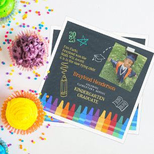 Bunte Grundschulabschlussfeier der Kinder Serviette