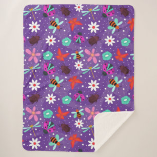 Bunte Insekten und Blumen auf violettem Hintergrun Sherpadecke