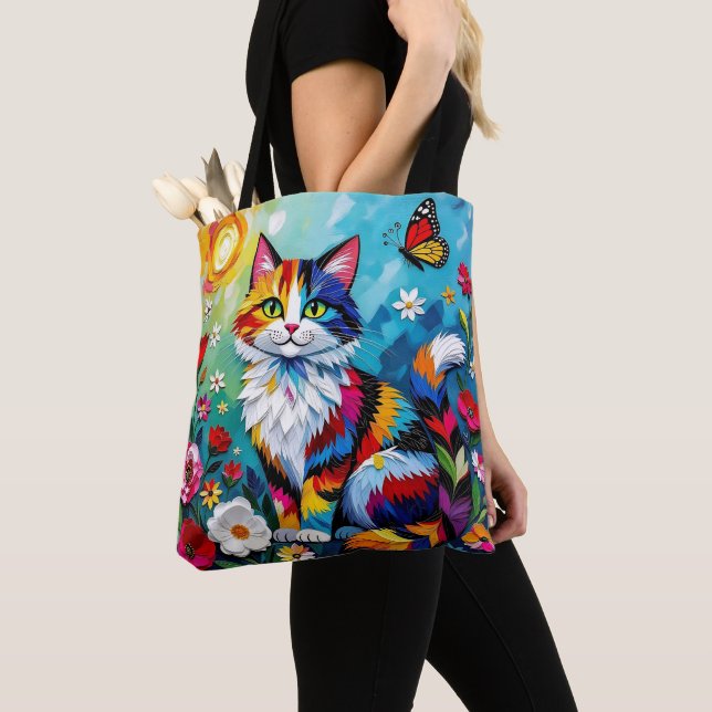 Bunte Katze und Schmetterling (Von Nahem)