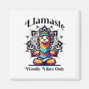 Bunte Lama meditierend für Yoga-Liebhaber  Magnet
