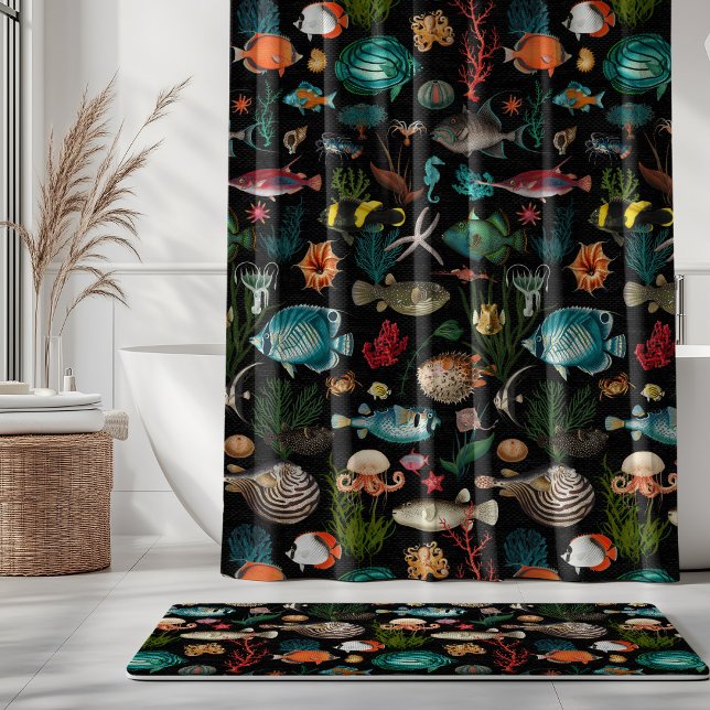 Bunte Ozeanien-Fische auf schwarzem Hintergrund Duschvorhang (Von Creator hochgeladen)