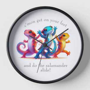 Bunte Salamander machen den Salamander-Slide Uhr