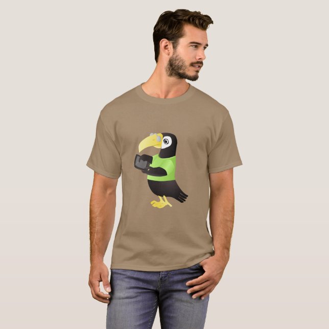 Bunte Toucan Papageien im grünen roten Gelb T-Shirt (Vorne ganz)