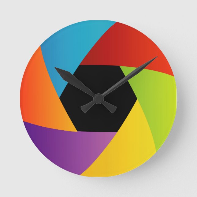 Bunter Fensterladenöffnungshintergrund Runde Wanduhr (Vorderseite)
