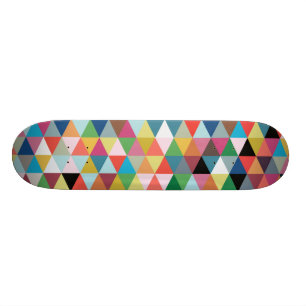 Bunter geometrischer gemusterter Skateboard